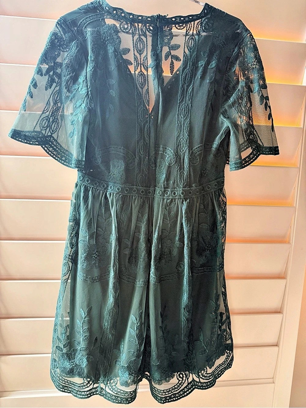 NWOT Bella Ella Floral Lace Mini Dress in Green Size Medium